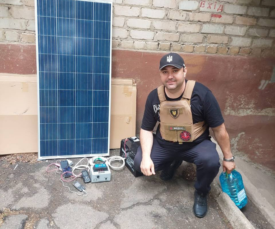 Solar-Powered ‘Lifeline’ Brings Ray of Hope to ‘Discouraged’ Ukrainians